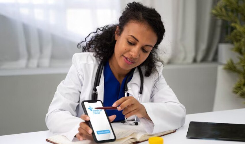 Why Does Your Practice Need a HIPAA-Compliant Texting Platform?