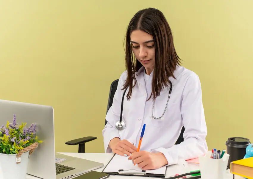 What Does a Medical Scribe Do in a Hospital vs. a Clinic?