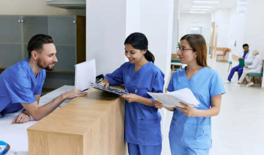 Why Are Surgeons Hiring Medical Virtual Receptionists?